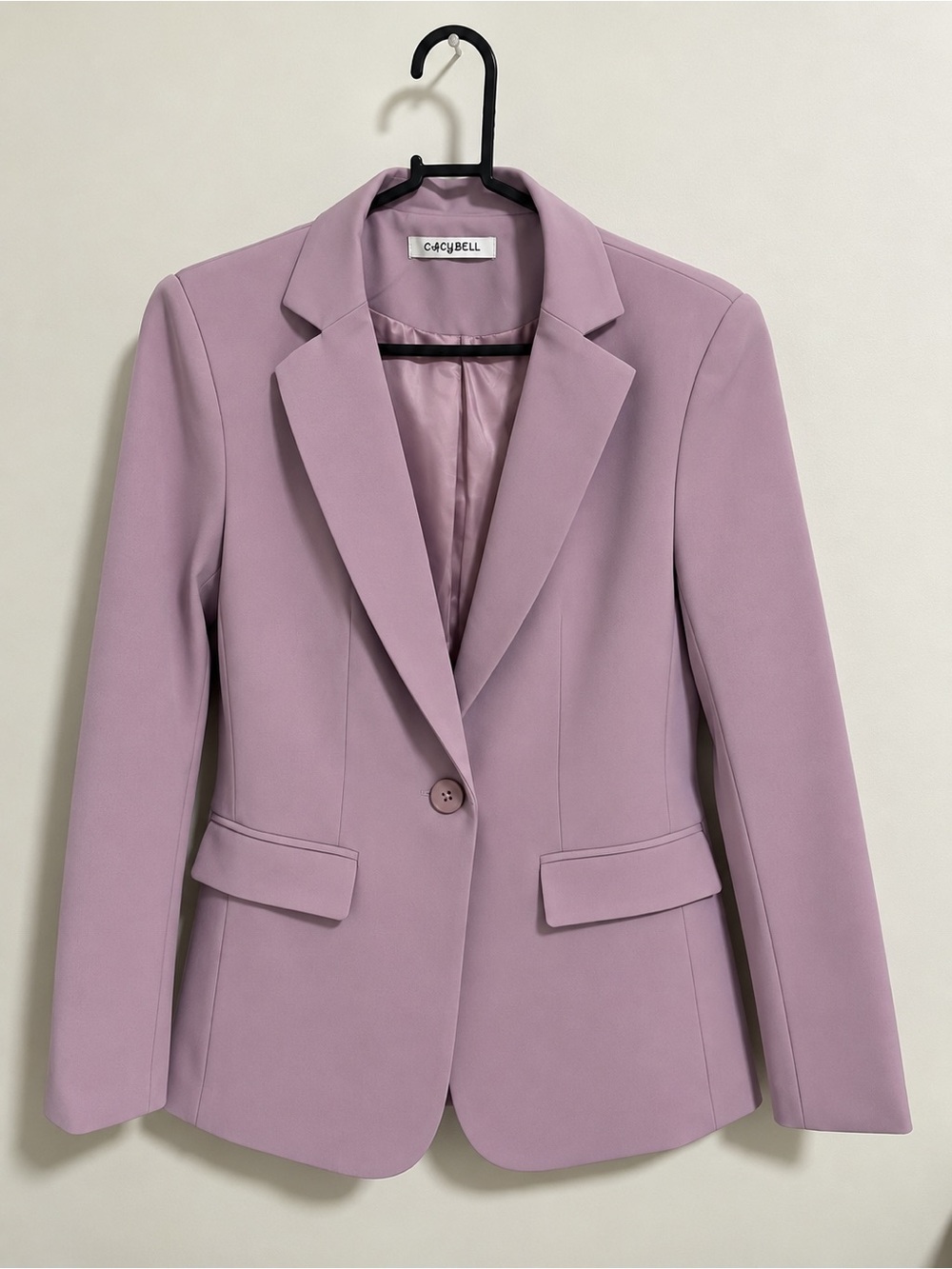 Women’s lavender blazer with pockets. Medium.